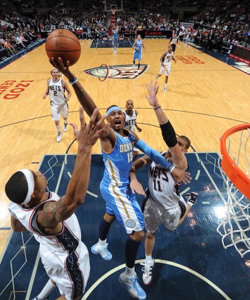 现出强大的 现出强大的